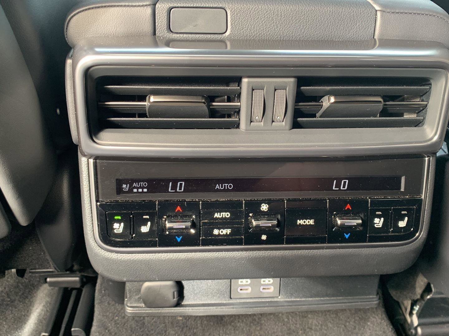 Used 2024 Lexus LX 600 F Sport image 25