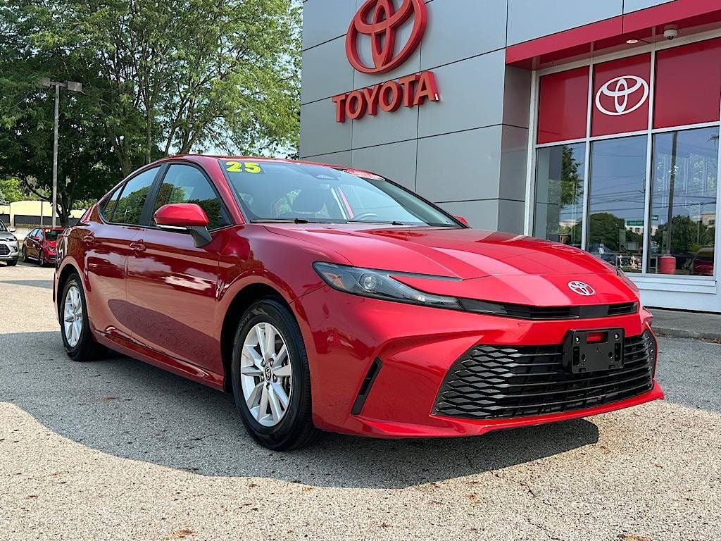 Certified 2025 Toyota Camry LE FWD image 7