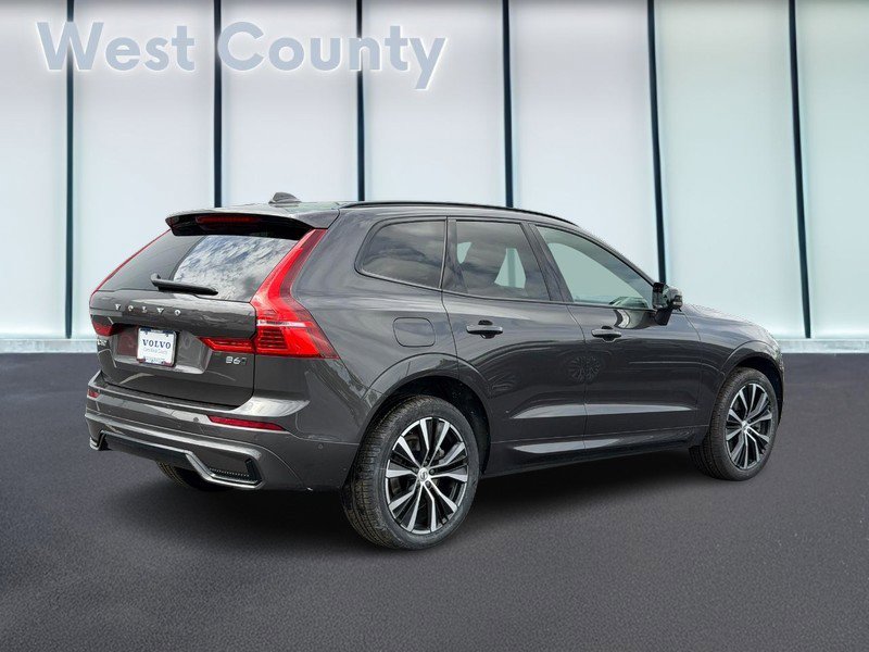 Certified 2023 Volvo XC60 B6 Ultimate w/ Climate Package AWD/4WD image 4