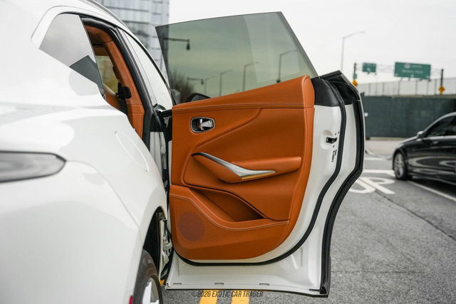 Used 2021 Aston Martin DBX image 43