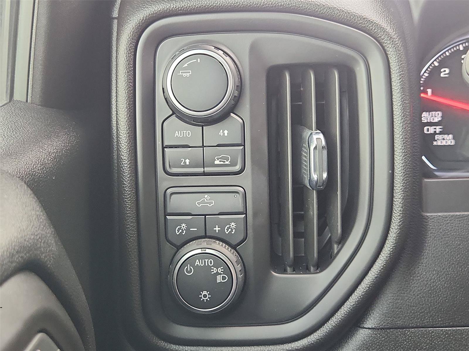 Used 2022 Chevrolet Silverado 1500 Custom AWD/4WD image 17