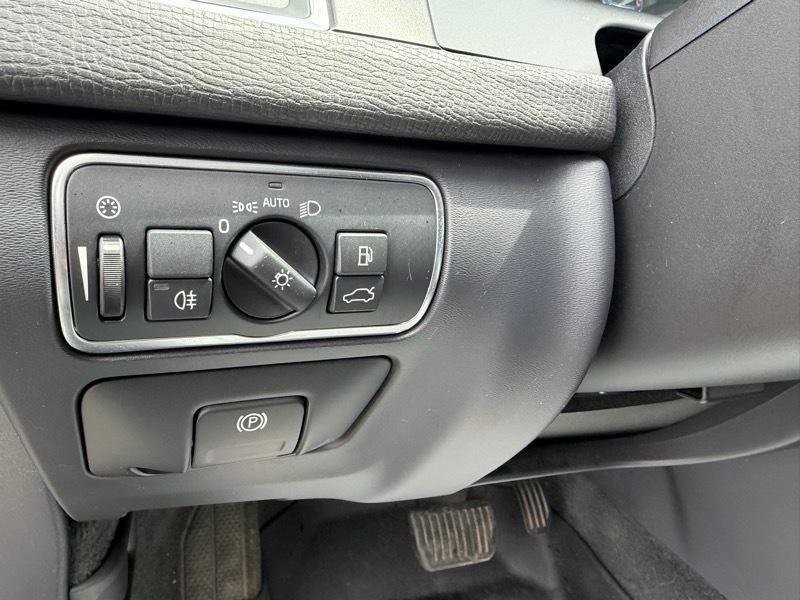Used 2015 Volvo XC60 T5 Platinum FWD image 21
