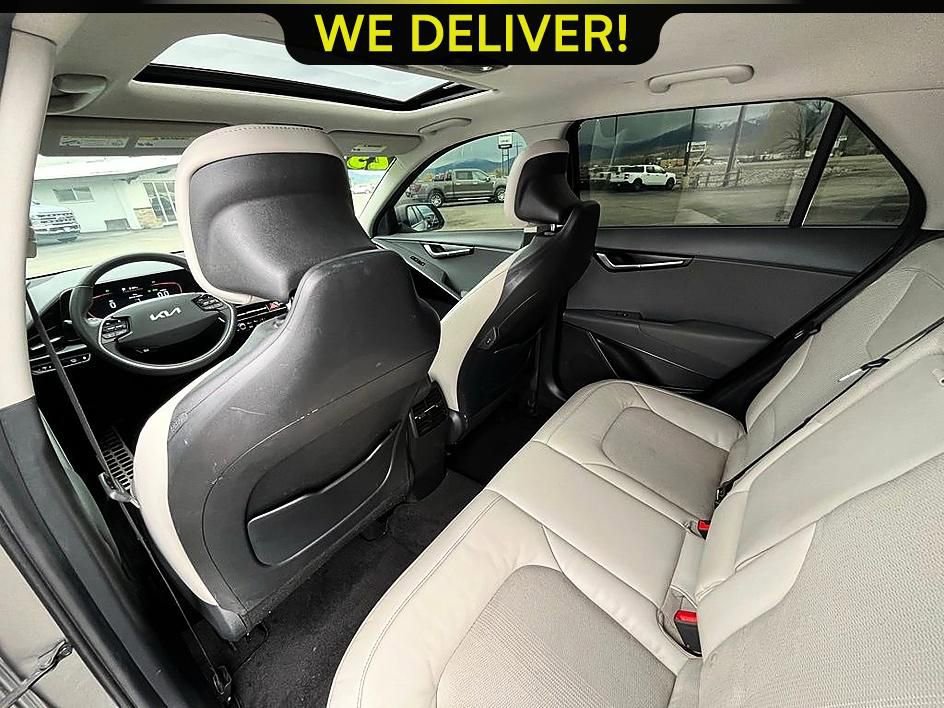 Used 2023 Kia Niro EX Touring FWD image 15