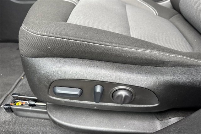 Used 2025 Chevrolet Blazer LT image 13