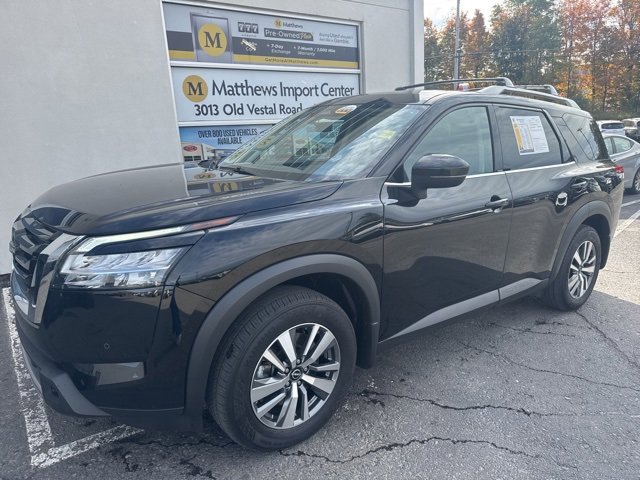 Used 2024 Nissan Pathfinder SL