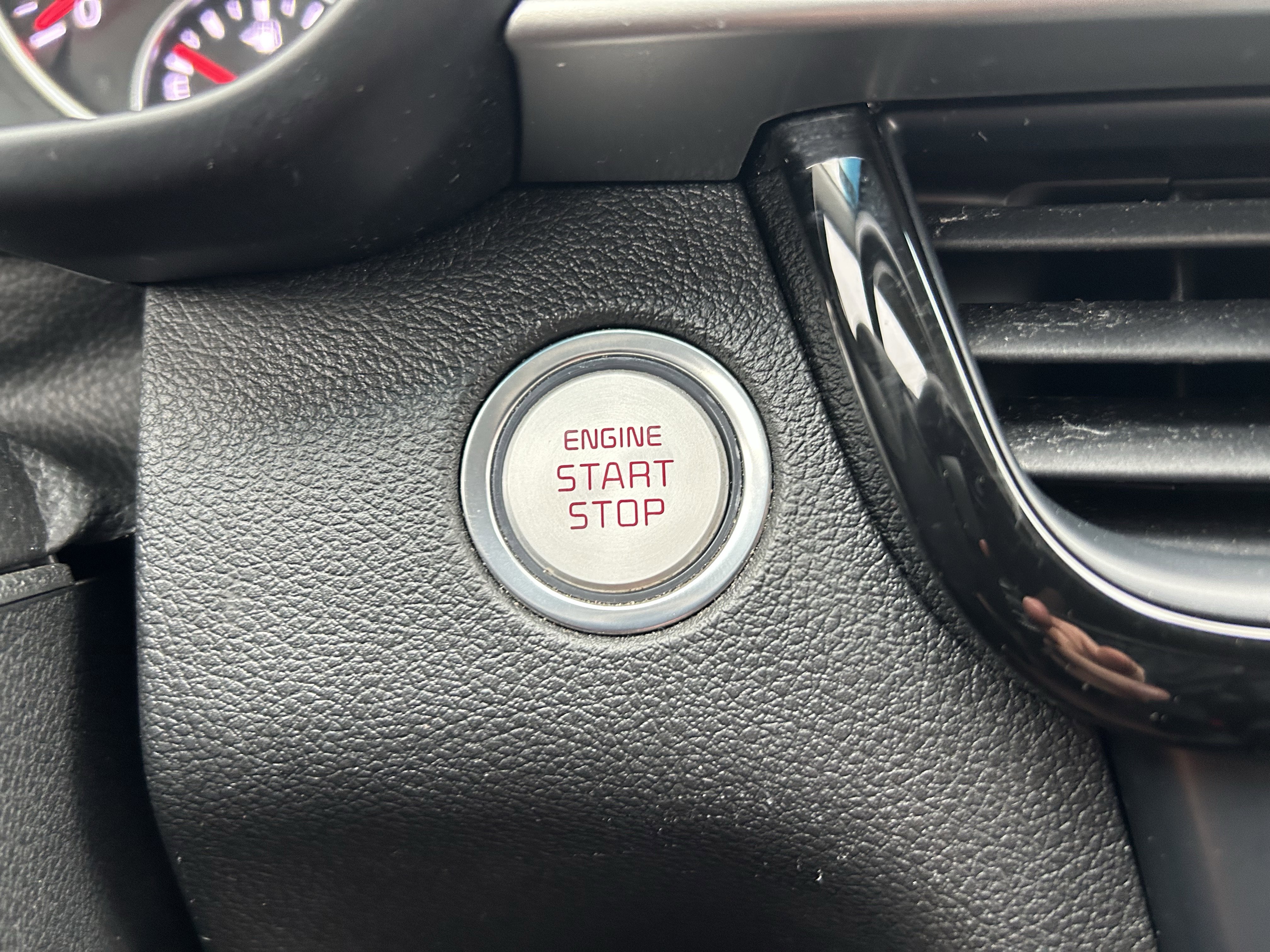 Used 2019 Kia Optima EX image 16