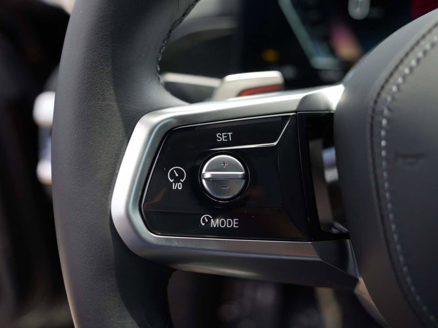 Used 2026 BMW i7 eDrive50 w/ M Sport Package RWD image 9
