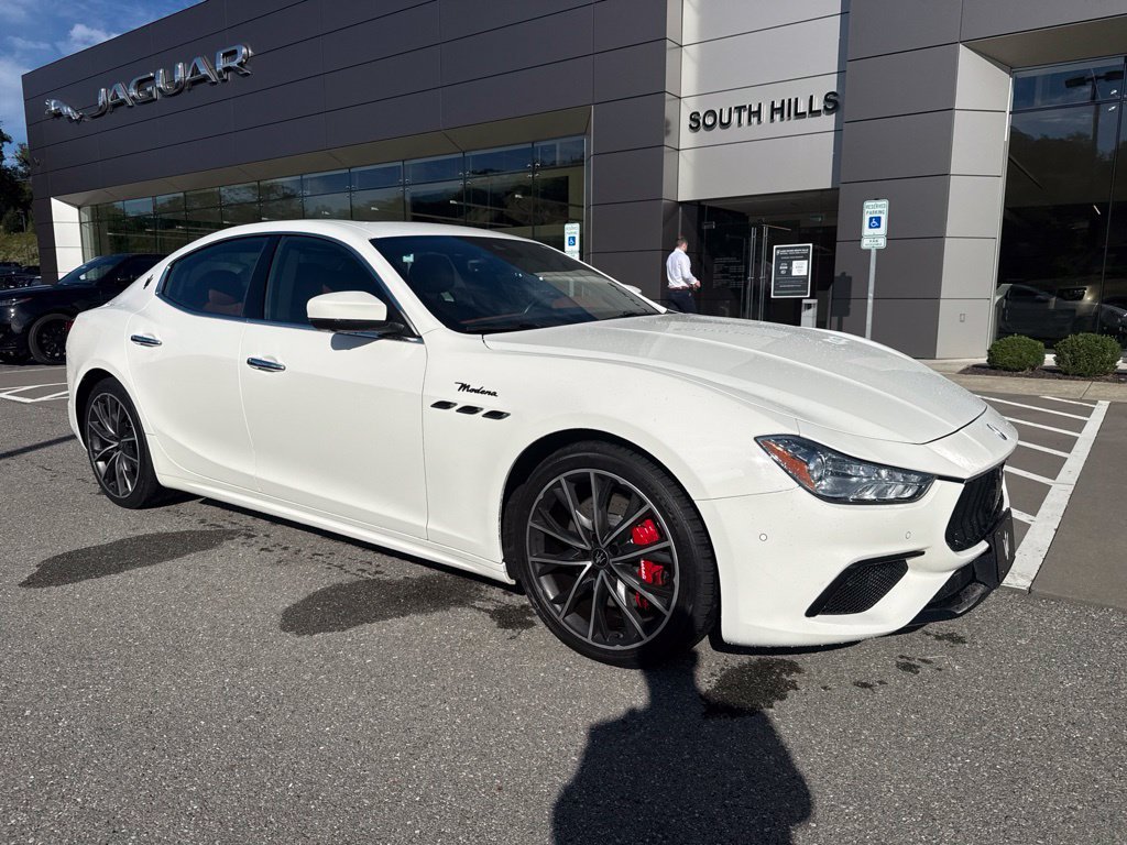 Used 2022 Maserati Ghibli Modena Q4 AWD/4WD image 3