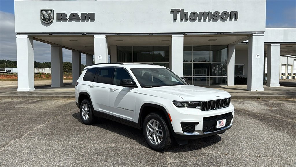 New 2025 Jeep Grand Cherokee L Laredo image 2