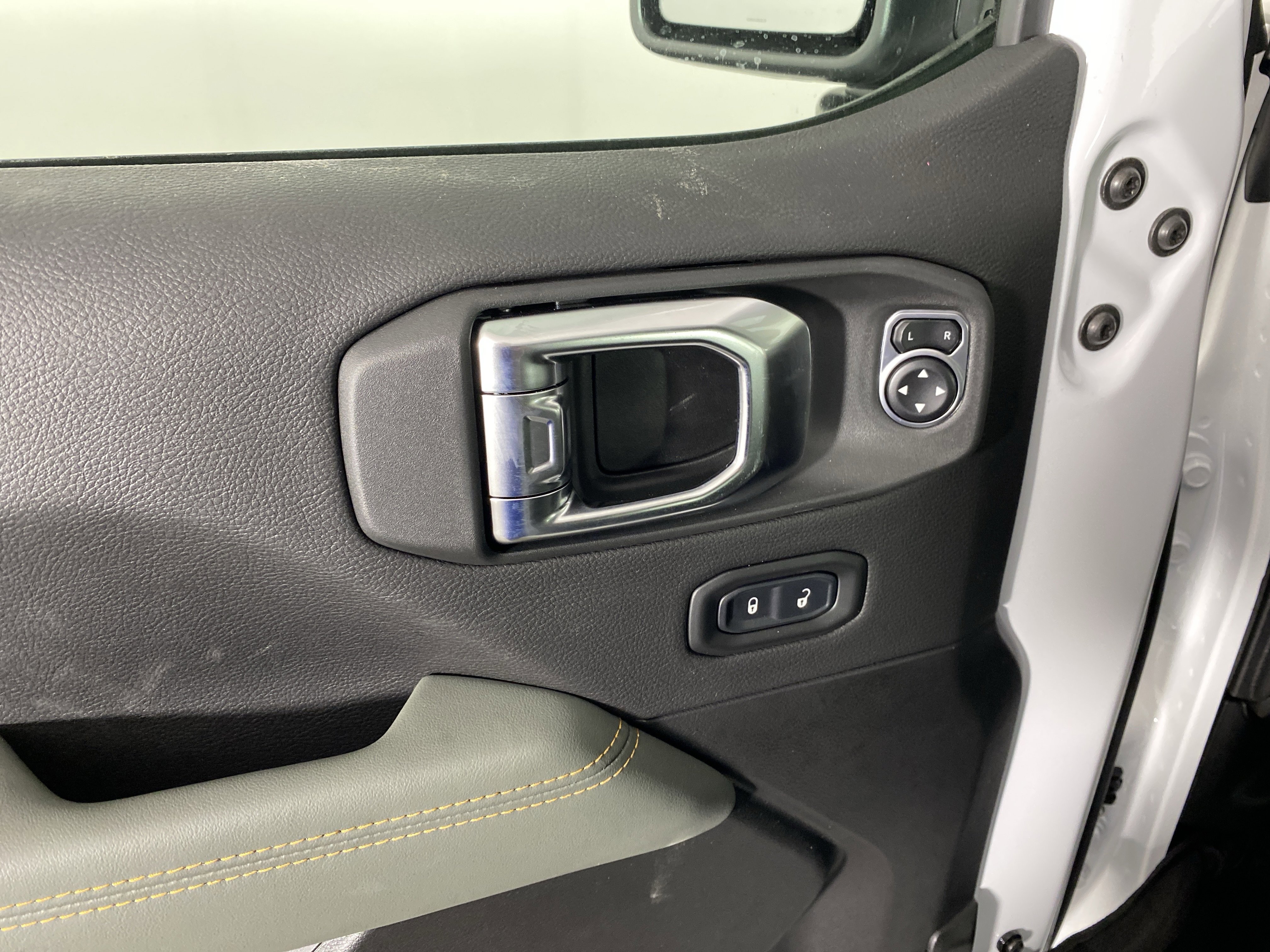 New 2026 Jeep Gladiator Mojave image 13
