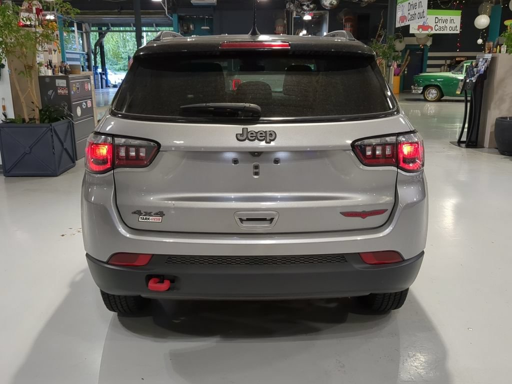 Used 2022 Jeep Compass Trailhawk AWD/4WD image 10