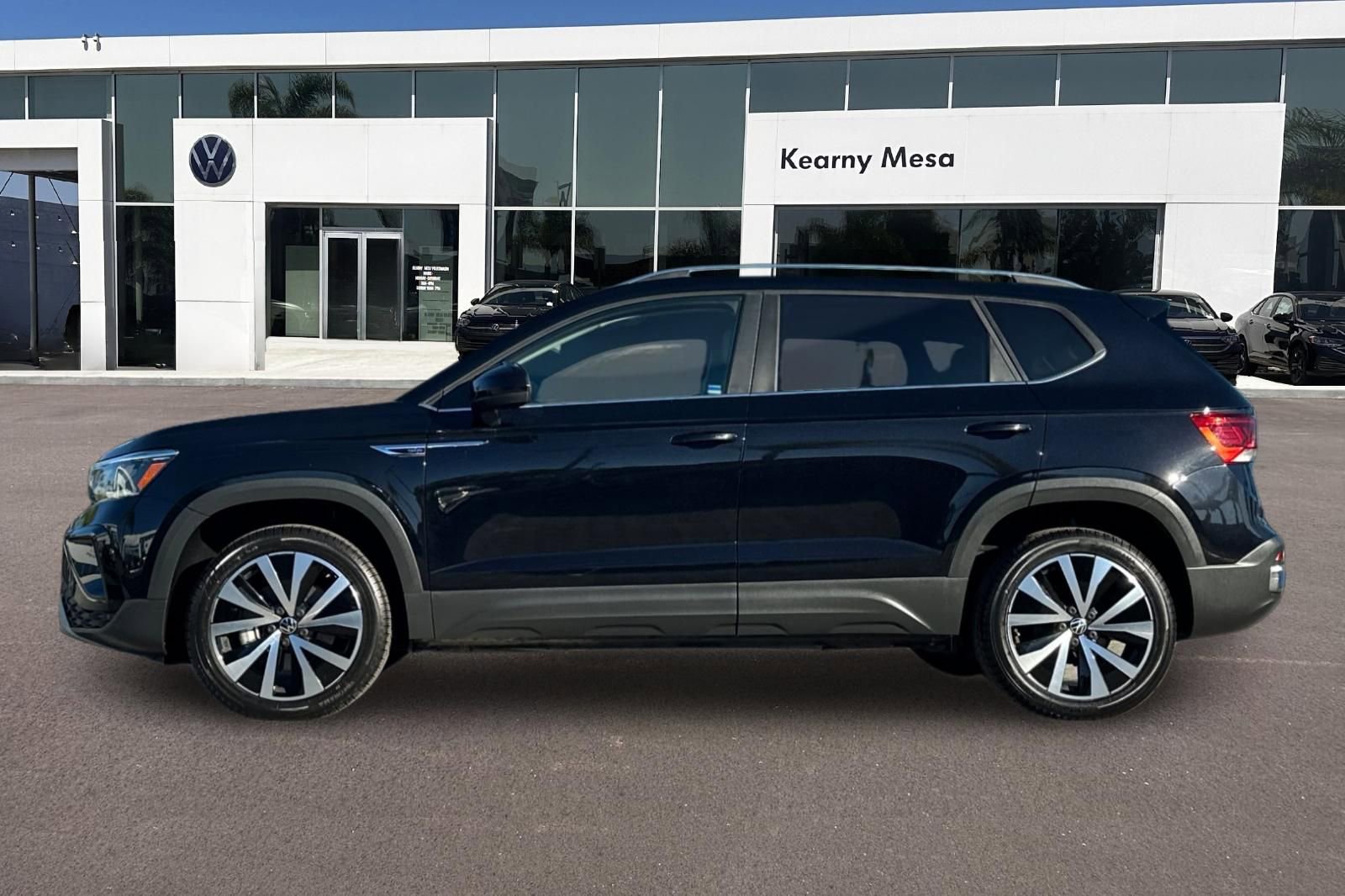 Used 2022 Volkswagen Taos SE w/ IQ.Drive SE Package image 7