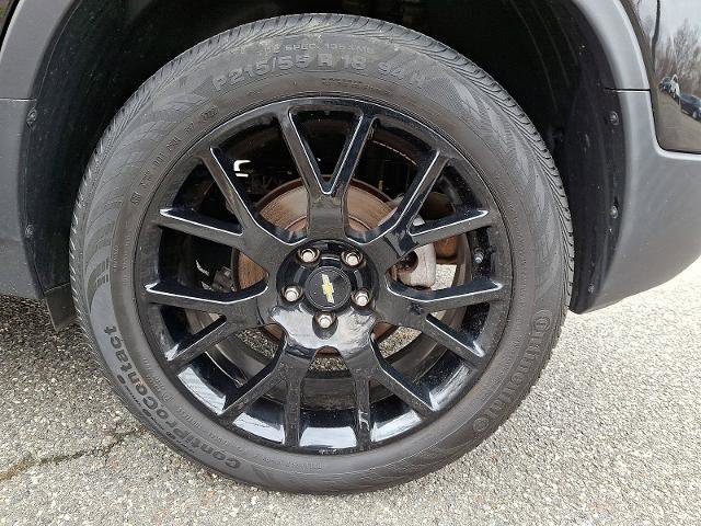 Used 2022 Chevrolet Trax LT w/ Midnight Edition image 9