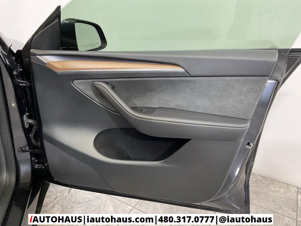 Used 2024 Tesla Model Y Long Range image 44