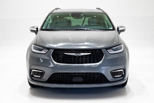 Used 2021 Chrysler Pacifica Limited w/ Premium & Safety Sphere Group AWD/4WD image 4