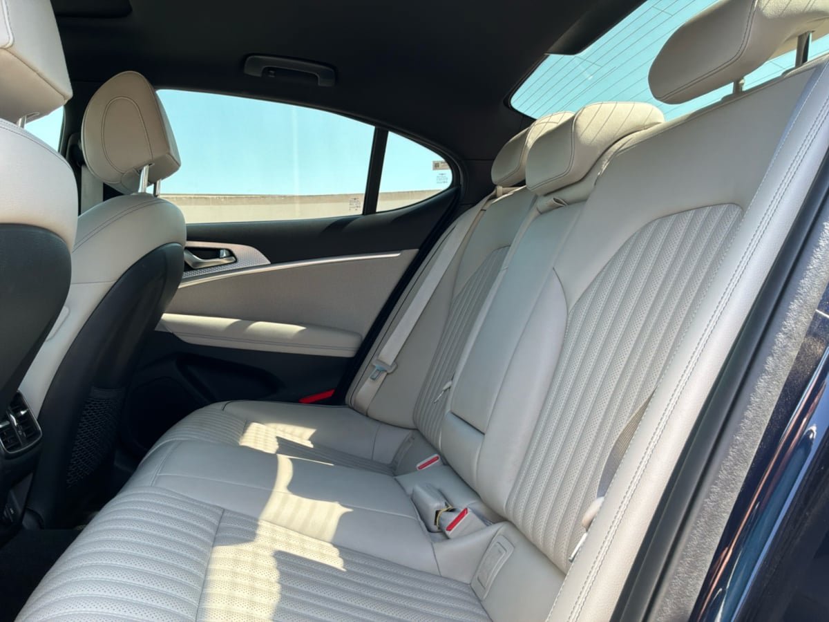 Used 2023 Genesis G70 2.0T w/ Sport Prestige Package RWD image 19