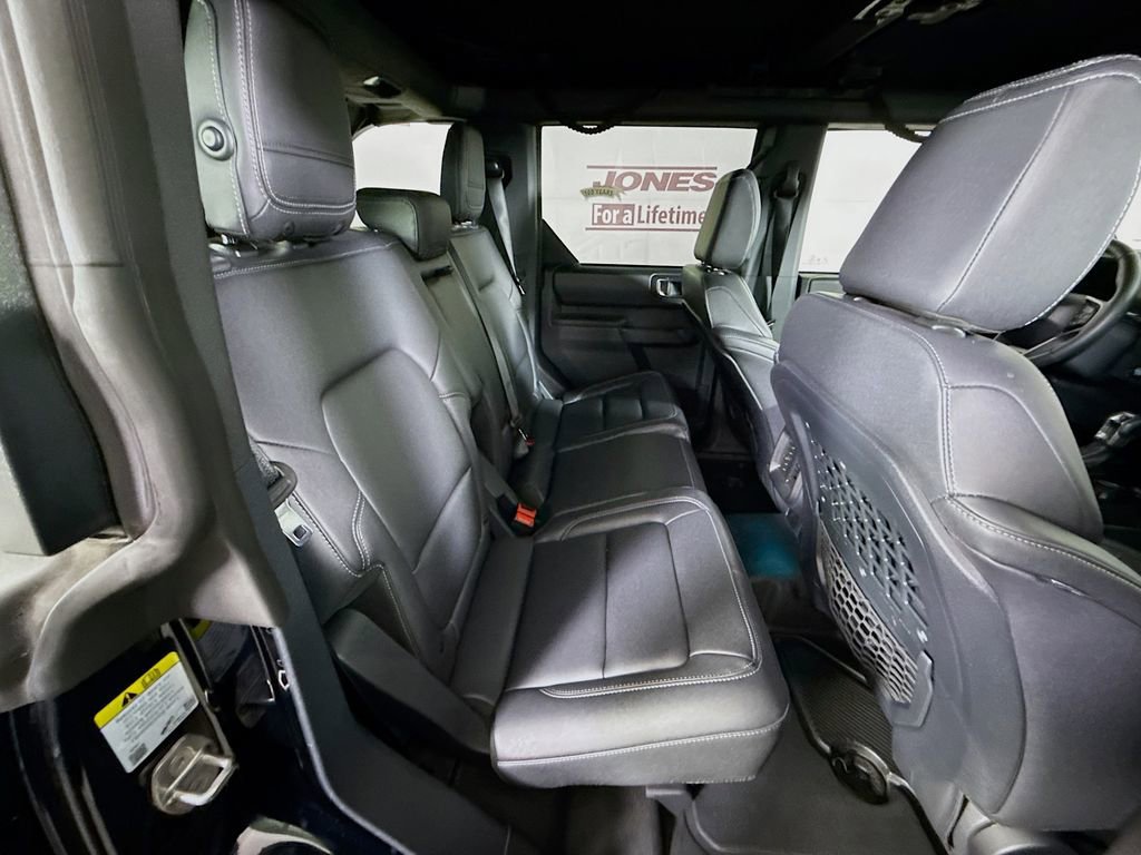 Used 2025 Ford Bronco Badlands image 30