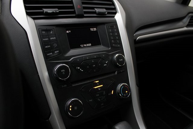 Used 2016 Ford Fusion SE image 6