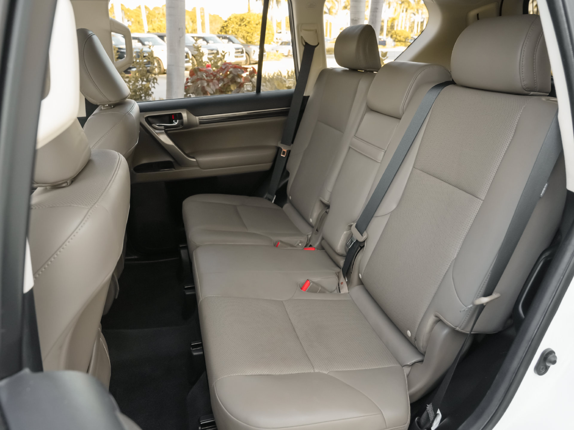 Used 2020 Lexus GX 460 Premium w/ Premium Package AWD/4WD image 35