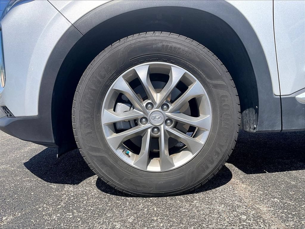 Used 2019 Hyundai Santa Fe SE FWD image 18