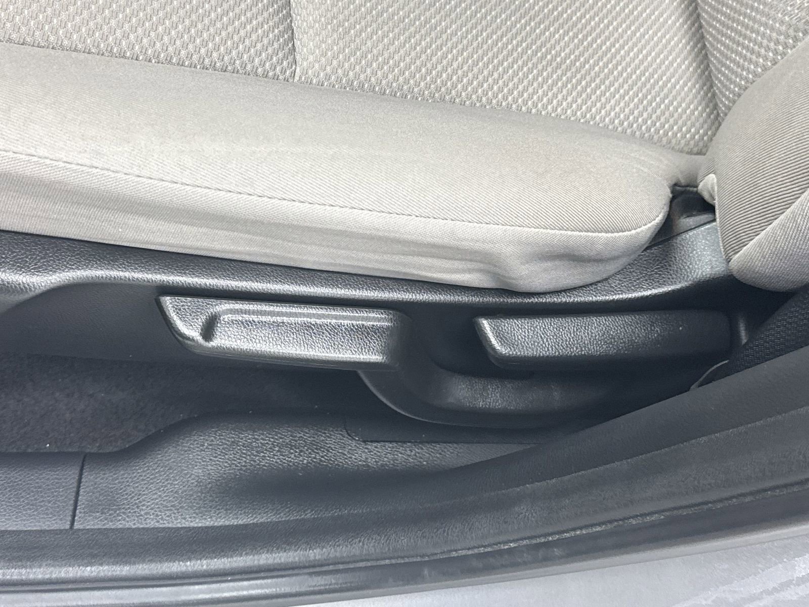 Used 2018 Honda HR-V EX image 16