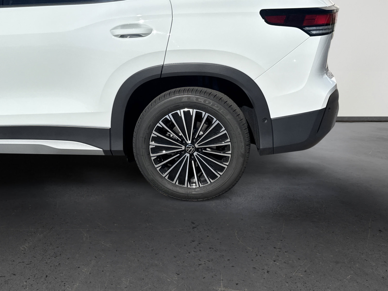 New 2026 Volkswagen Tiguan S FWD image 7