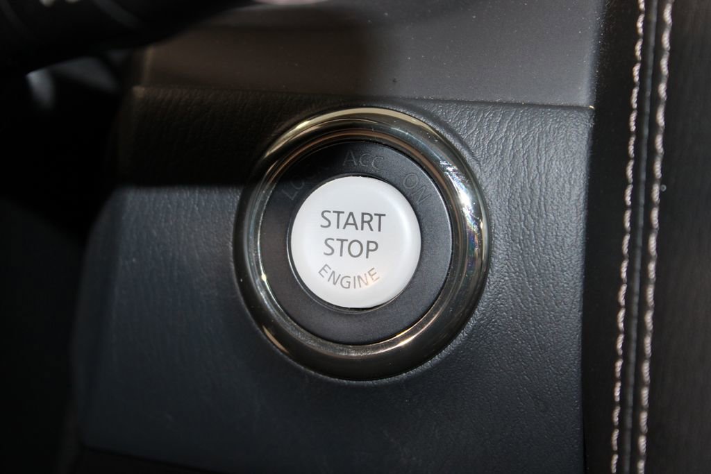 Used 2023 Nissan Armada Platinum w/ Captain's Chairs Package image 31