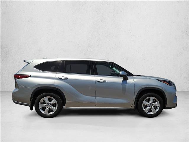 Used 2021 Toyota Highlander LE AWD/4WD video 4