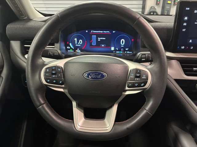Used 2026 Ford Explorer Active w/ Active Comfort Package RWD image 14