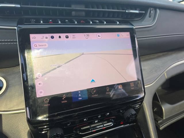 Used 2022 Jeep Grand Cherokee L Limited w/ Luxury Tech Group II AWD/4WD image 8