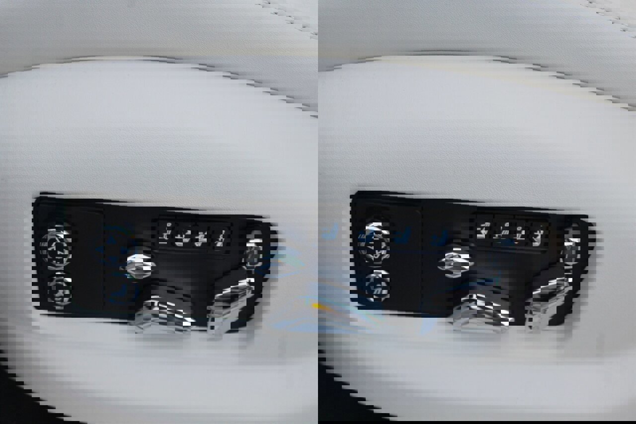 Used 2021 Bentley Flying Spur W12 image 24