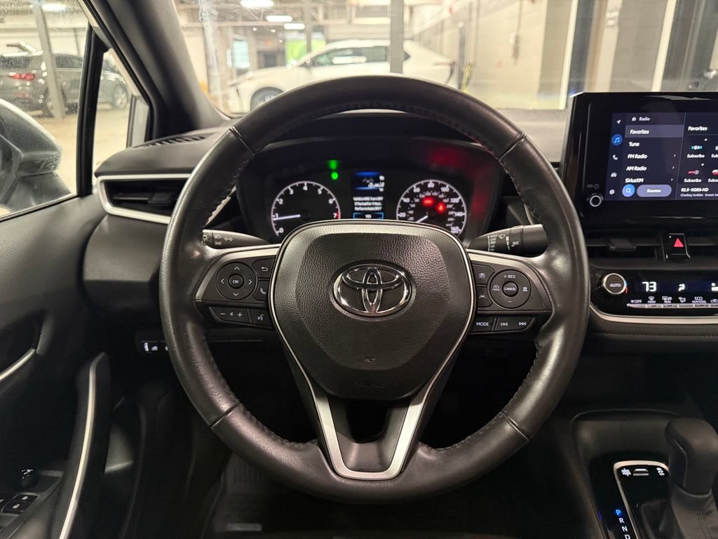 Used 2024 Toyota Corolla SE w/ SE Convenience Package FWD image 11