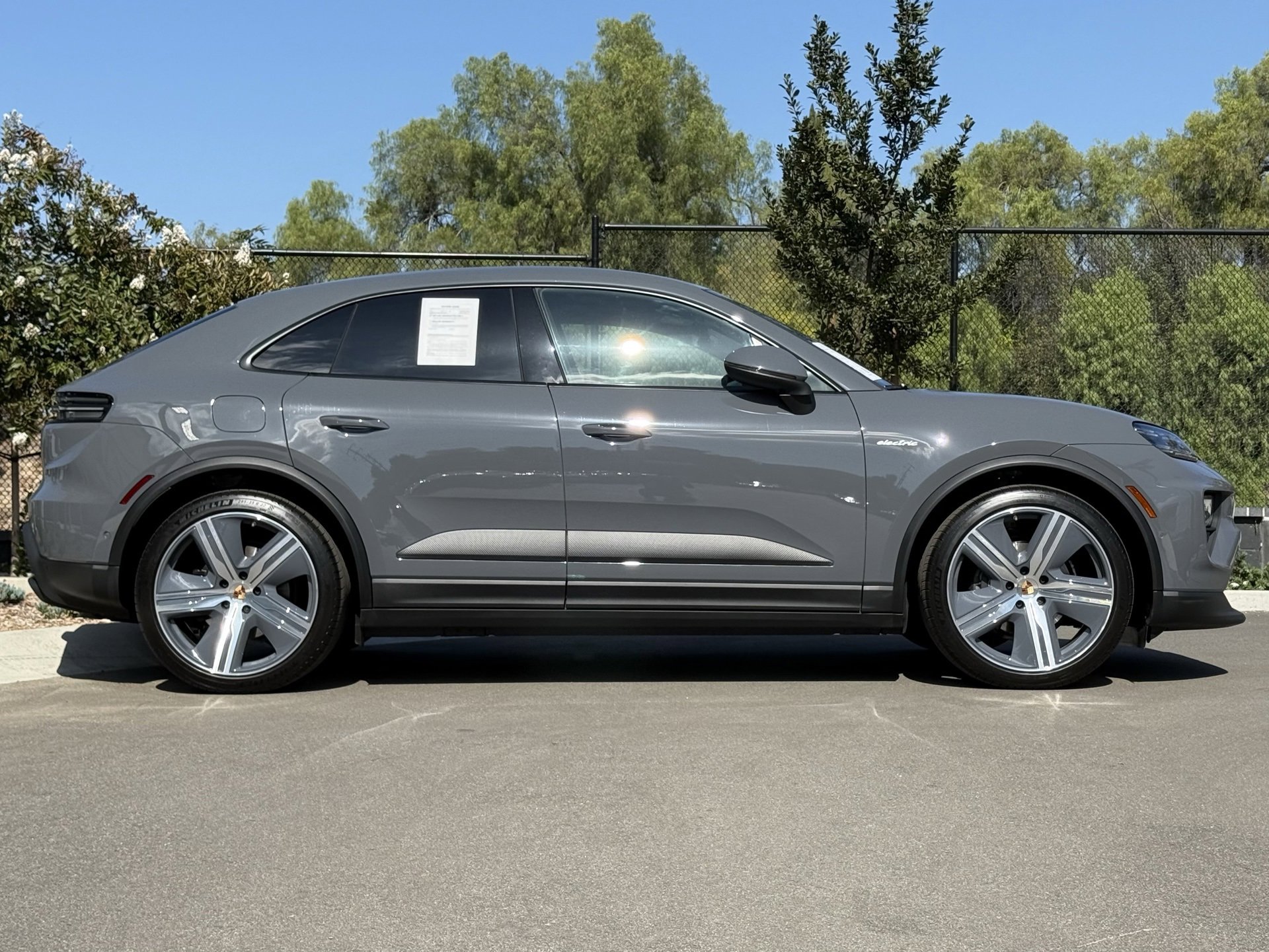 Used 2025 Porsche Macan Electric image 8