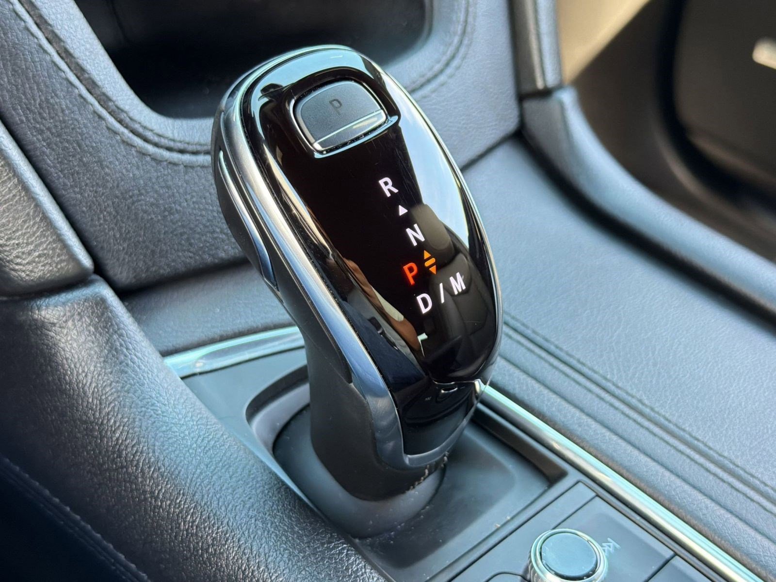 Certified 2023 Cadillac XT5 Luxury w/ LPO, Floor Liner Package image 16