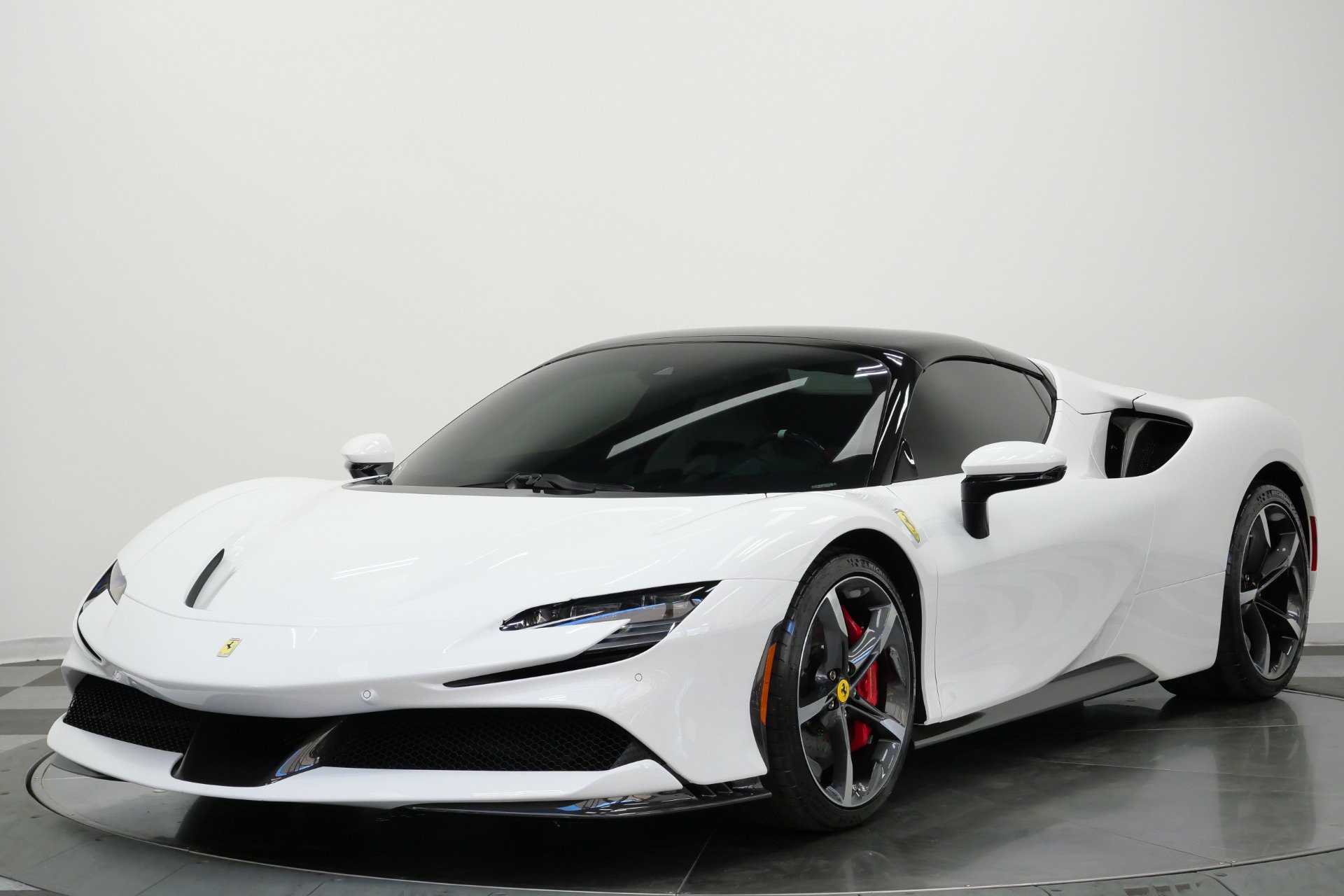 Used 2025 Ferrari SF90 Spider AWD/4WD image 5