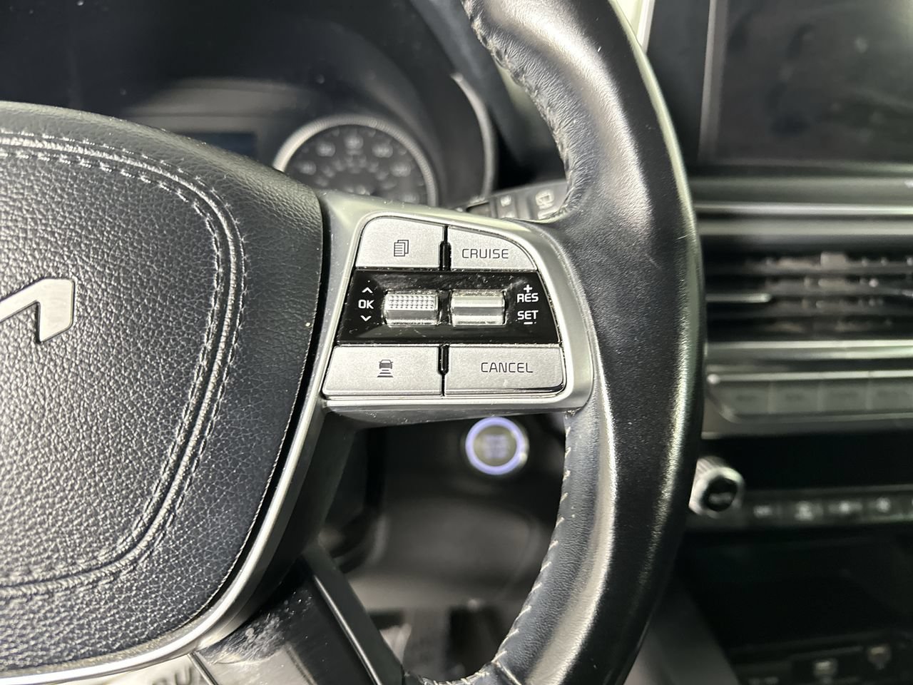 Used 2022 Kia Telluride LX FWD image 8