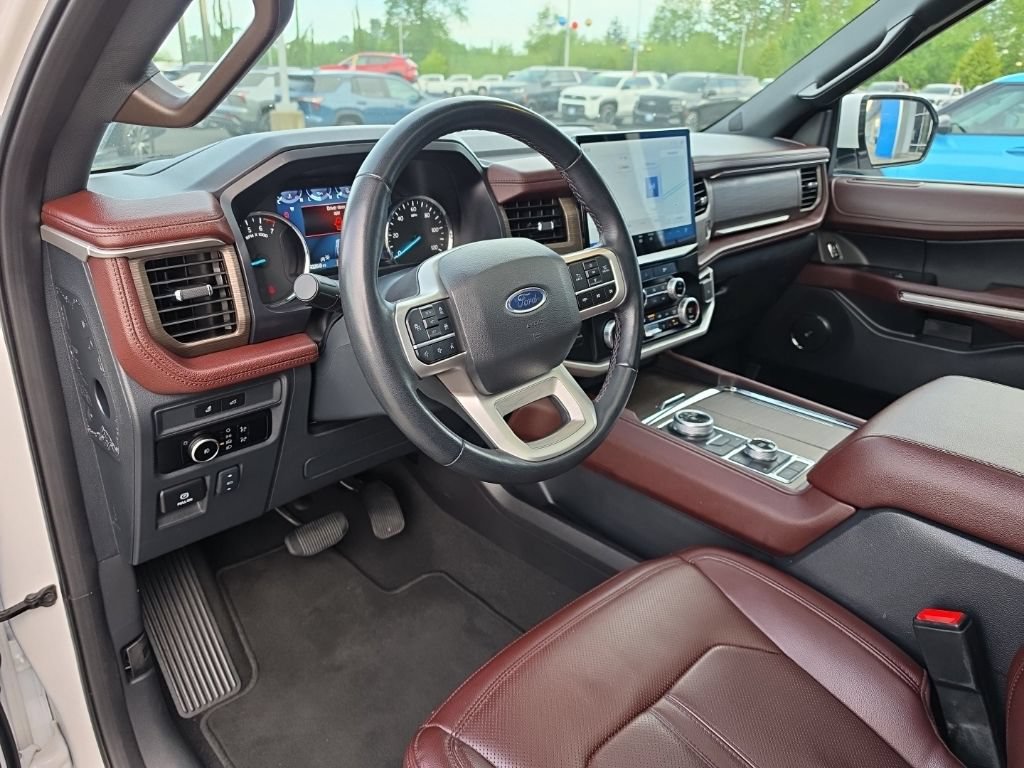 Used 2024 Ford Expedition Limited AWD/4WD image 7