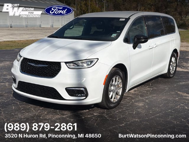 Used 2026 Chrysler Pacifica Select
