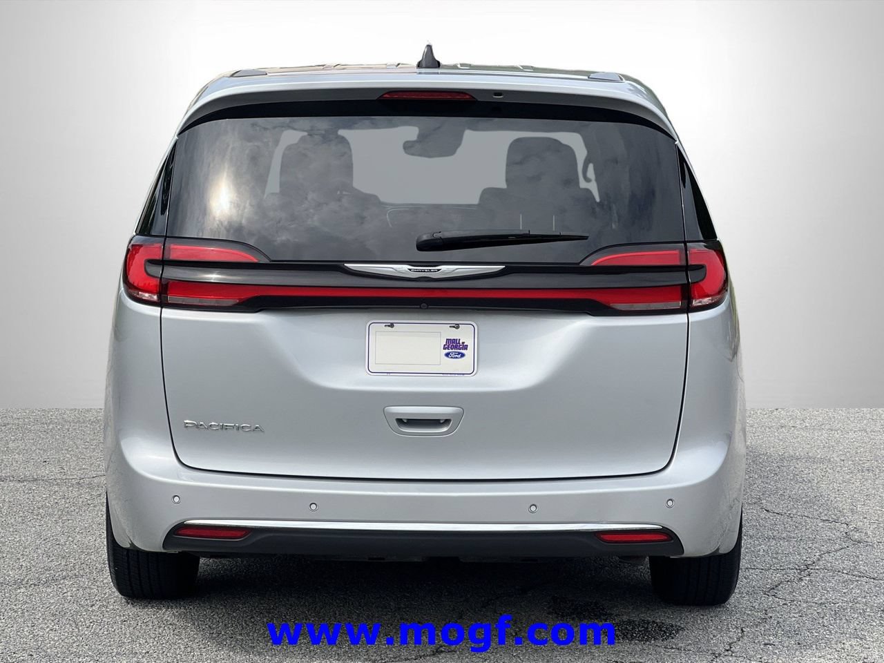 Used 2024 Chrysler Pacifica Touring-L FWD image 25