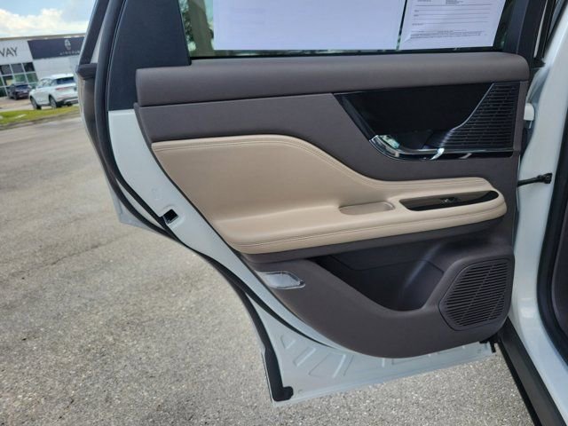 Certified 2022 Lincoln Corsair FWD image 14