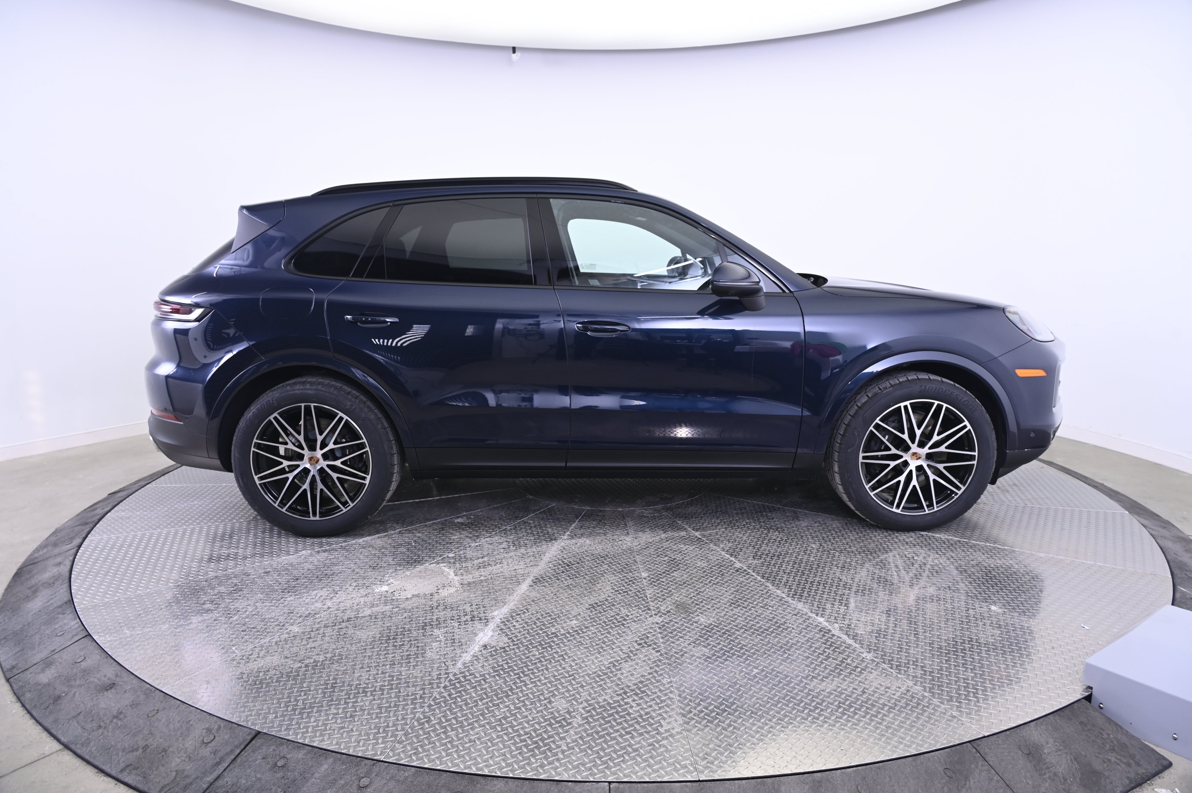 Certified 2026 Porsche Cayenne AWD/4WD image 8