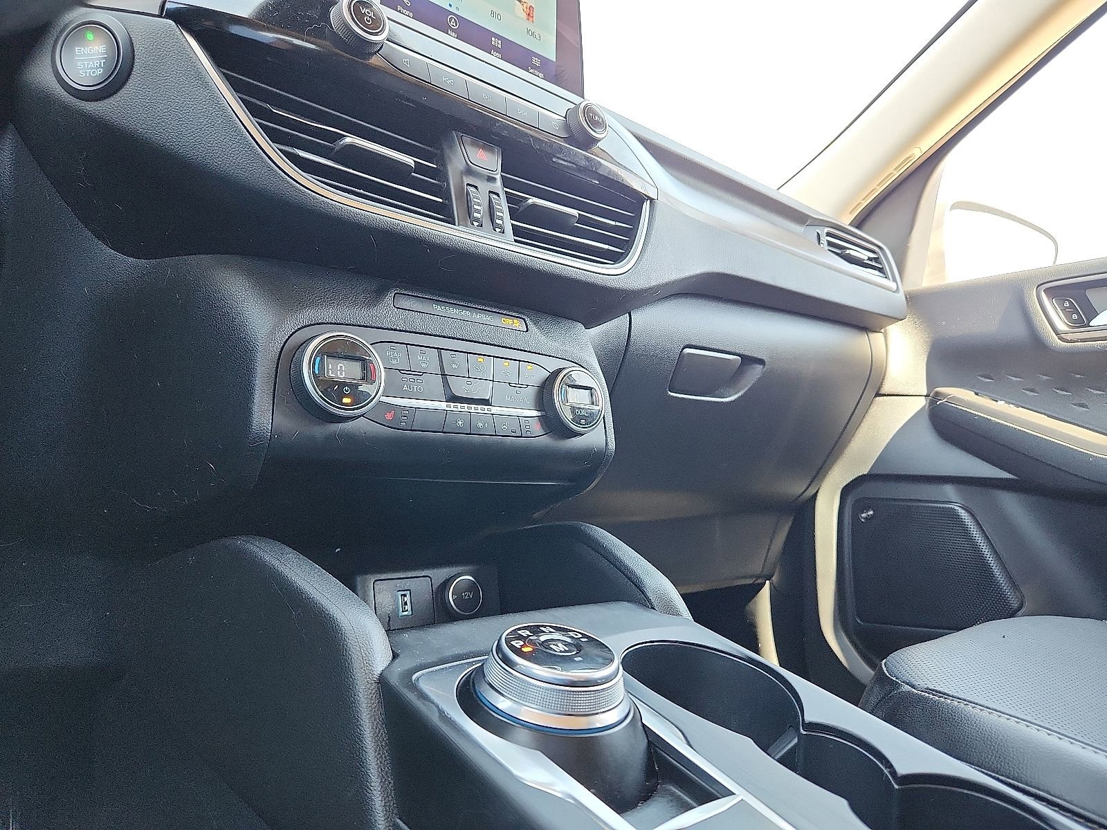 Used 2020 Ford Escape Titanium image 20