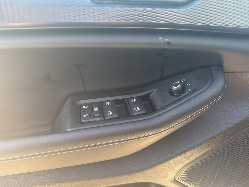 Used 2025 Jeep Grand Cherokee Laredo X image 19