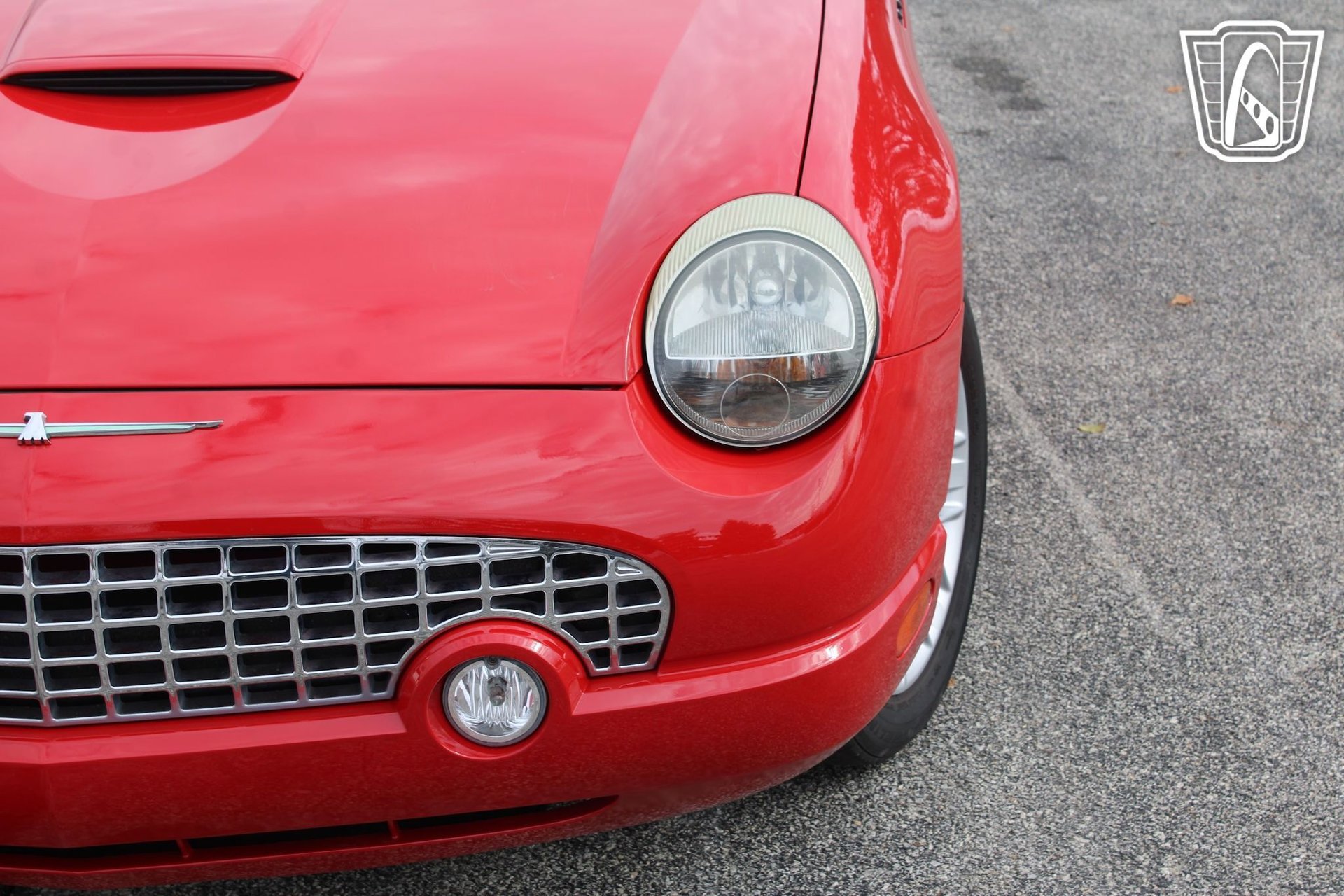 Used 2002 Ford Thunderbird image 25