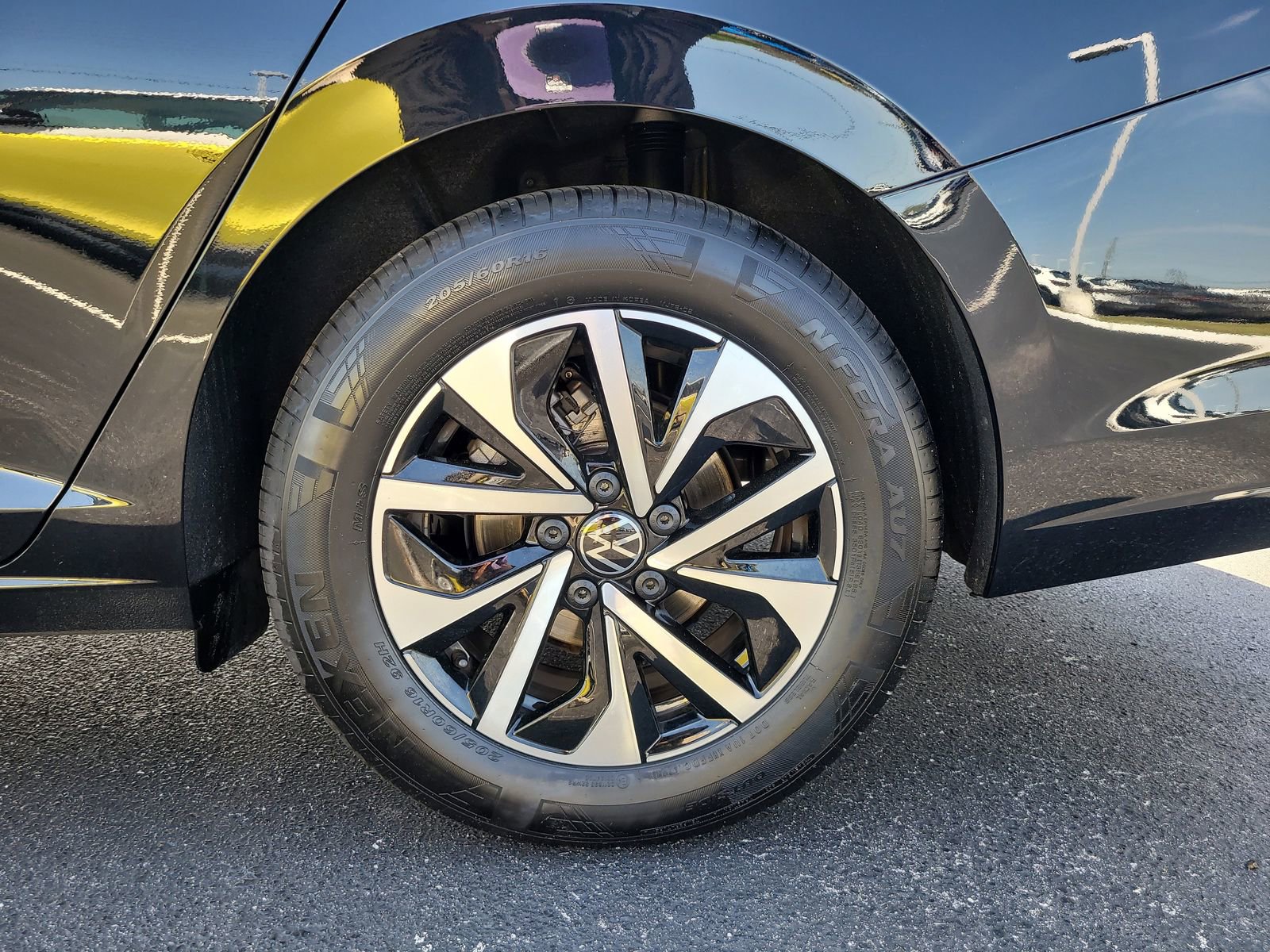 Certified 2025 Volkswagen Jetta S image 9