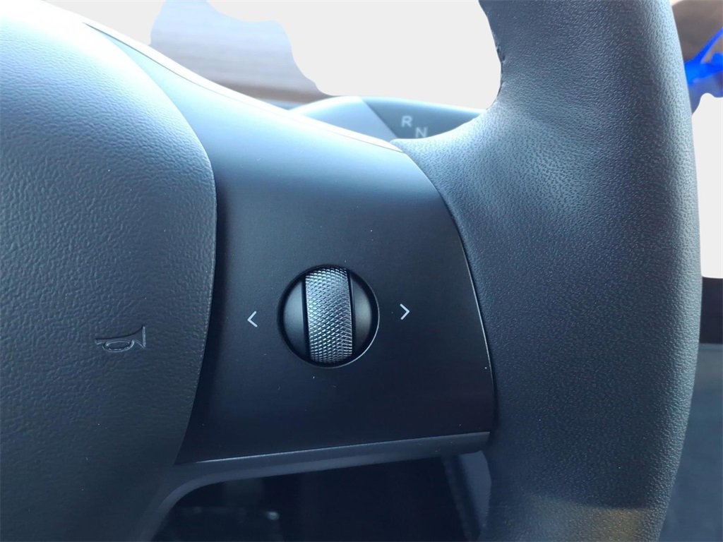 Used 2021 Tesla Model Y Long Range image 21