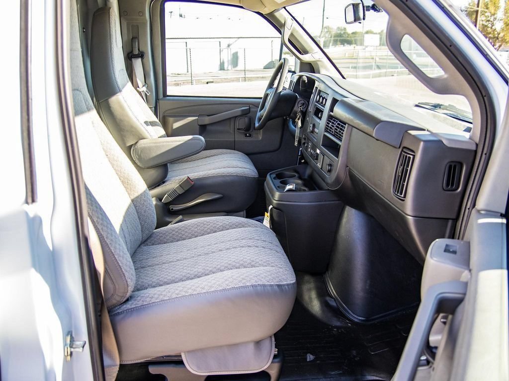 Used 2024 Chevrolet Express 3500 w/ Power Convenience Package RWD image 14