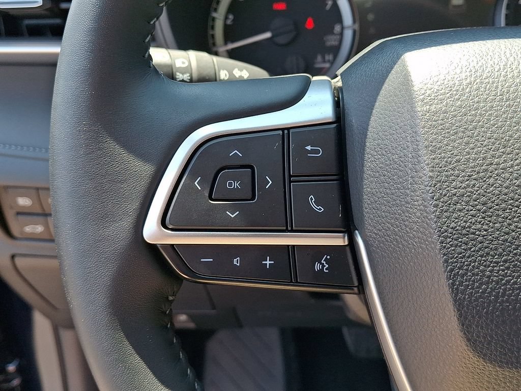 Used 2025 Toyota Highlander LE AWD/4WD image 21
