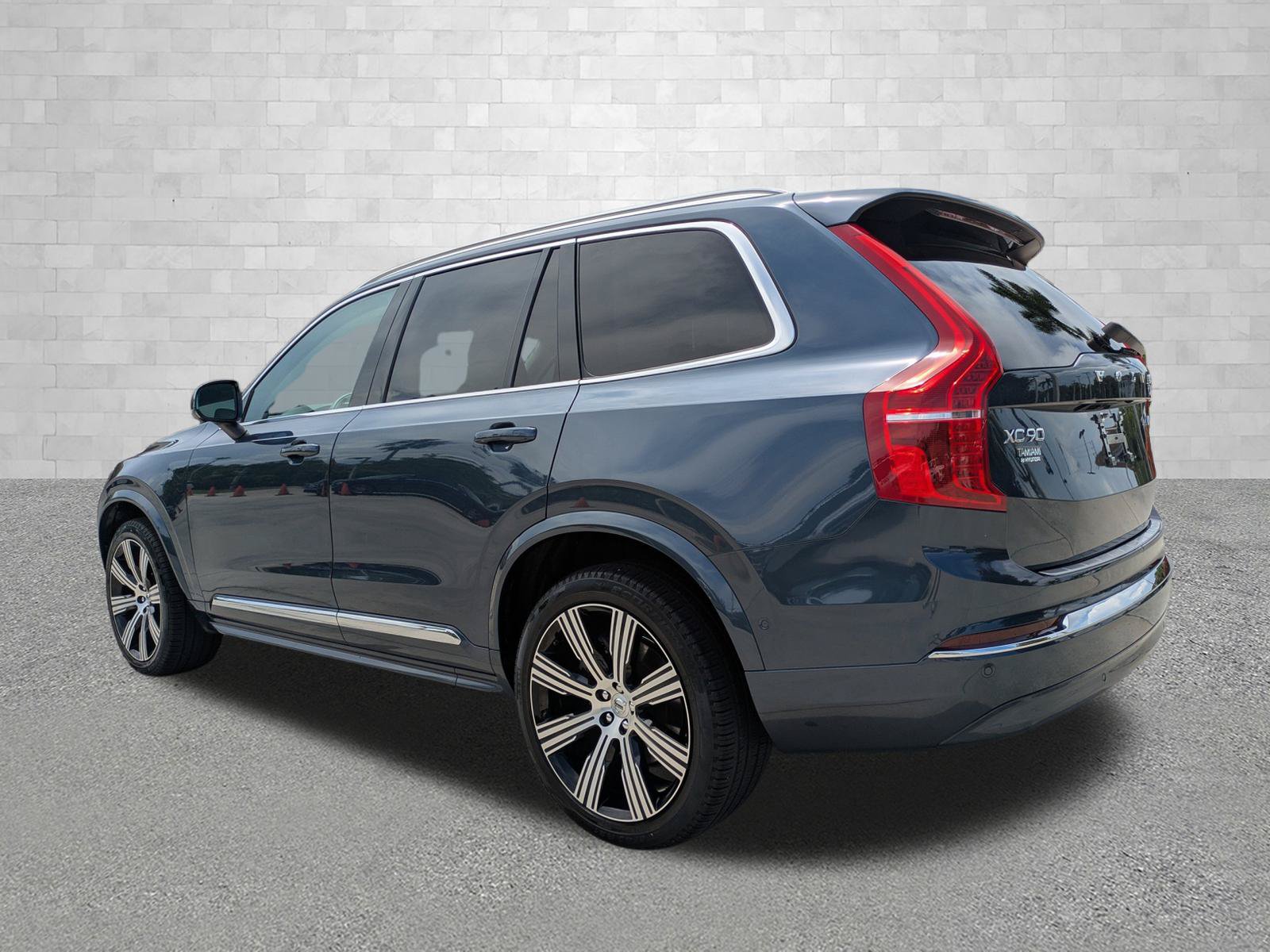 Used 2024 Volvo XC90 B6 Plus w/ Protection Package Premier AWD/4WD image 4
