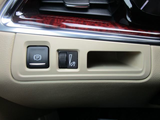 Used 2017 Cadillac XT5 Luxury image 12